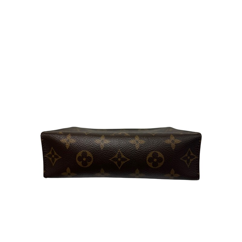 Louis Vuitton Toiletry, Size: PM
The Poche Toilette offers a convenient, stylish way to carry personal necessities. Crafted in Louis Vuitton’s timeless Monogram canvas and fine black cowhide with a gold-finish zipper, it emanates quality and sophistication. More than just a toiletry bag, its ingenious design incorporates four card slots plus a patch pocket for papers. Ideal for today’s mobile lifestyles
Dimensions: 8 W'x 6L
