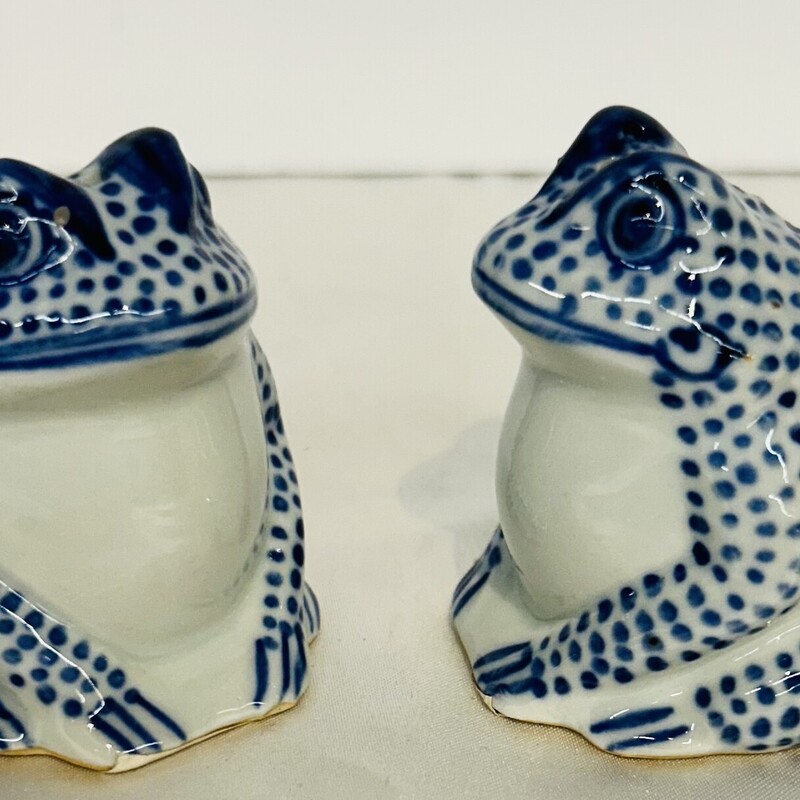 S/2 Spotted Frogs S&P,
Blue White
Size: 2 x2 H