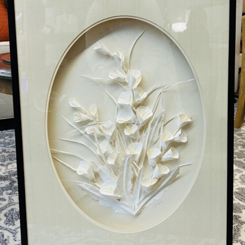 Paper Florals In Frame
Cream Black Size: 22 x 28.5H