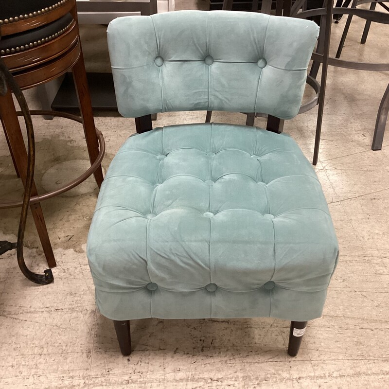 Pier 1 Slipper Chair, Rbn Egg, Tufted
22 in Wide