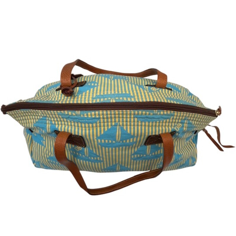 Dooney&Bourke Sailboat Tote<br />
Perfect for Vacations or a Beach Day!<br />
Colors: Sunshine Yellow and Sky Blue<br />
Leather Accents