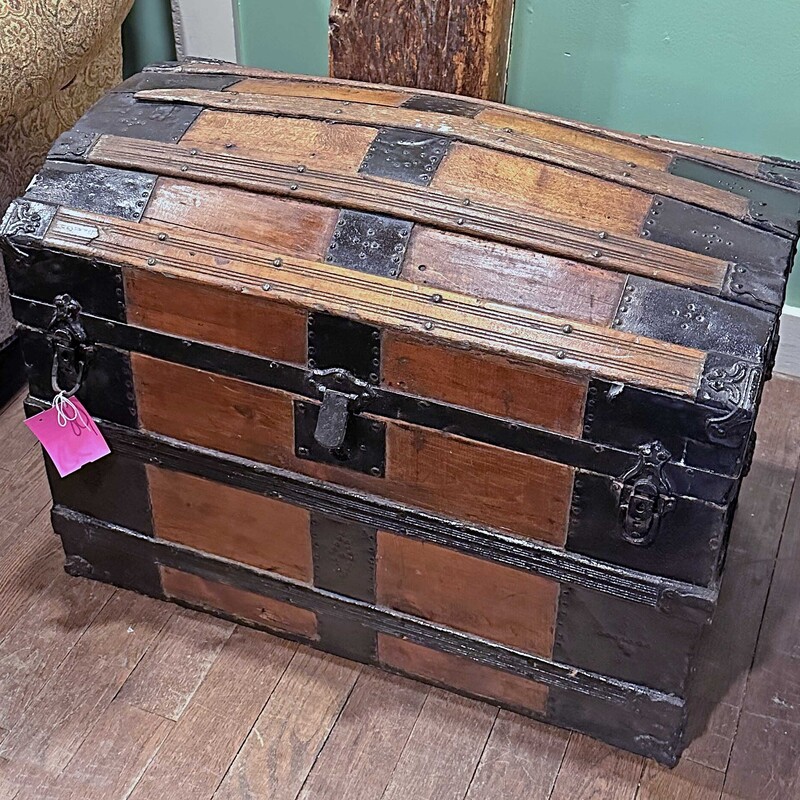 Victorian Dome Sea Chest

Late 1800s - Early 1900s
30 In W x 18 In D x 23 T

Missing leather handles