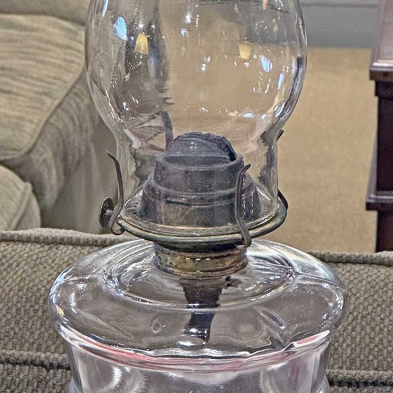 Vint Oil Lamp 18 In Tall