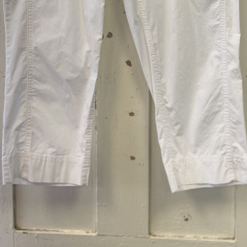 White Crop Pants
White
Size: 14