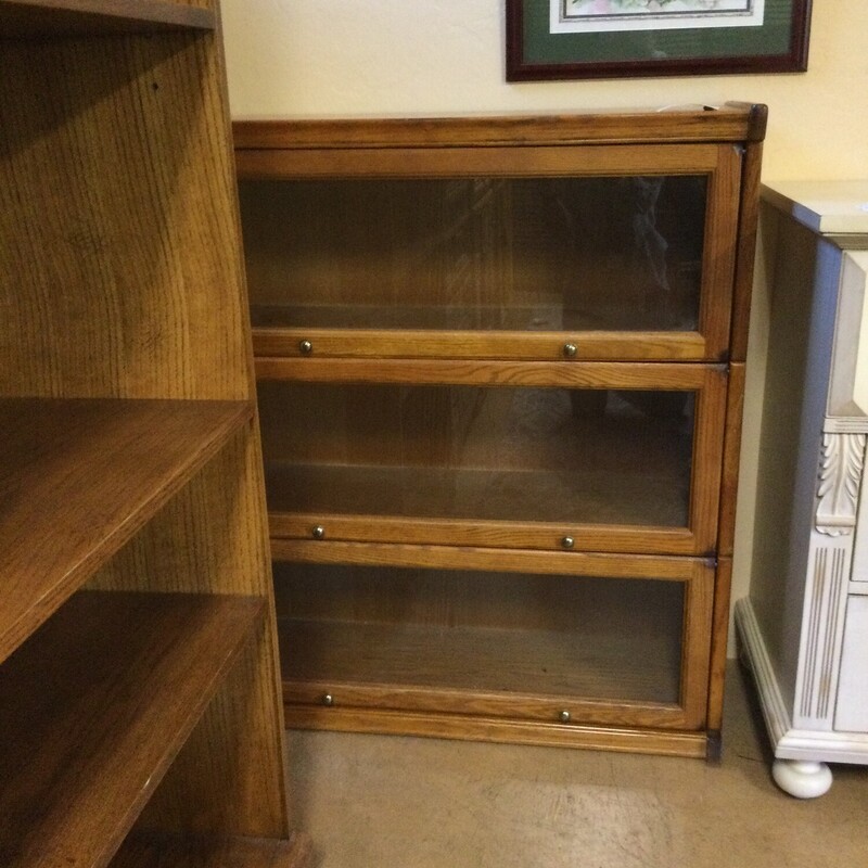 Lawyers Bookcase, Wood, Size: O4144

42H X 37L X13D

FOR IN-STOR OR PHONE PURCHASE ONLY
LOCAL DELIVERY AVAILABLE $50 MINIMUM