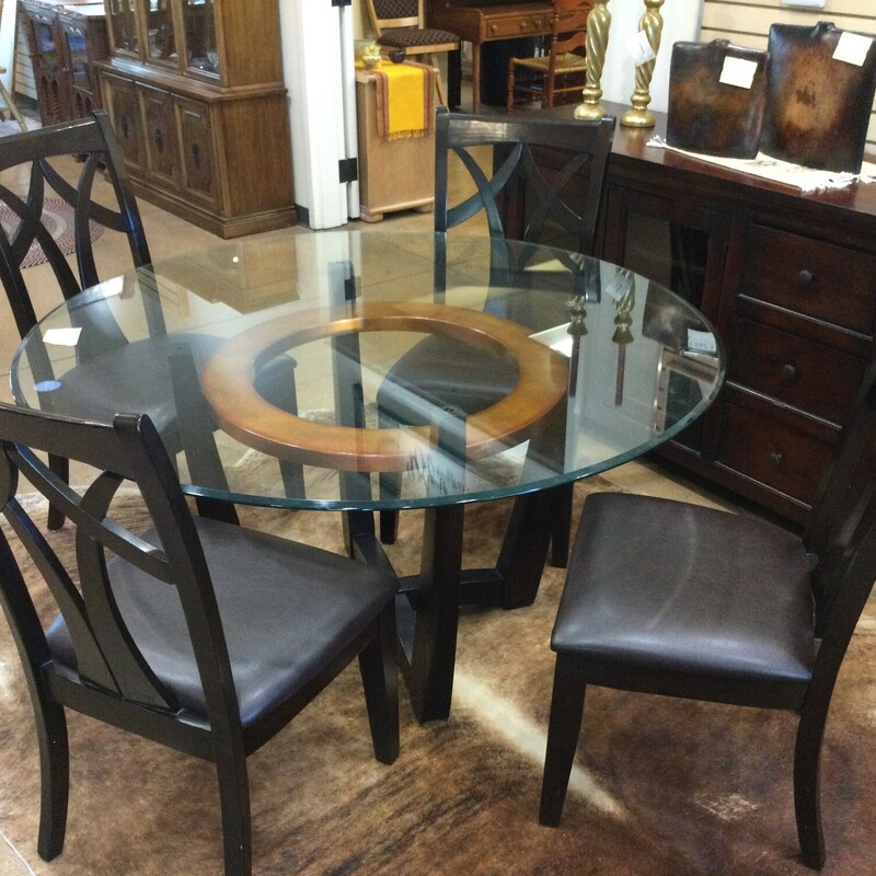 Top Glass Table W/ Chairs