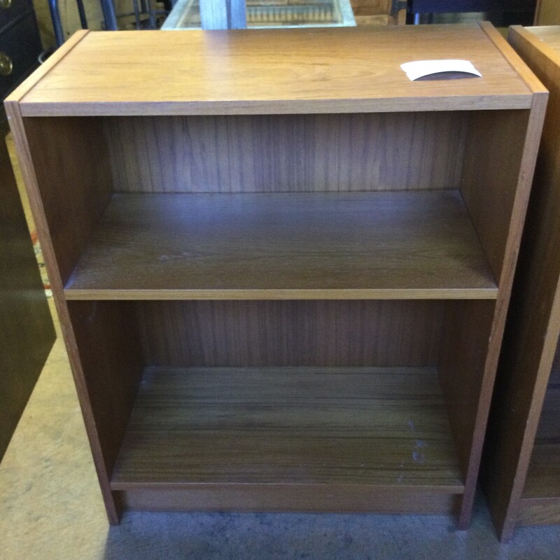 Small 2 Shelf Bookcase, Wood, Size: L4145

30H X 24L X13D

FOR IN-STORE OR PHONE PURCHASE ONLY
LOCAL DELIVERY AVAILABLE $50 MINIMUM