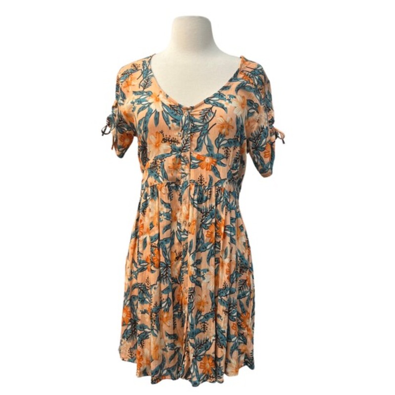New Lagaci Dress
Tropical Floral Print
100% Rayon
Colors: Peach, Teal, Aqua, Orange, Black, and Cream
Size: Small