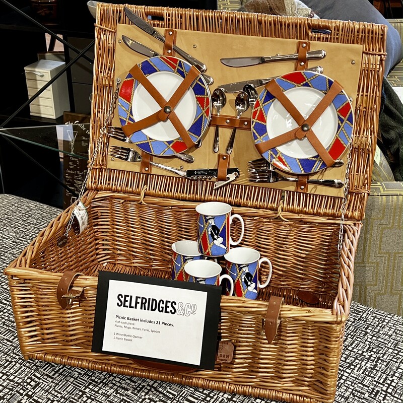 Selfridges Picnic Basket
Size: 22 Pcs