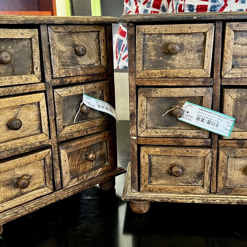 Small  6-Drawer Chest made in India,
Size: 10x6x13

Two available
