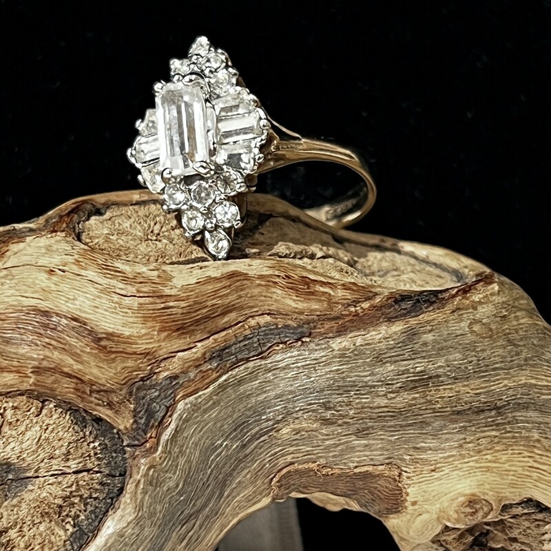 Diamond shaped rhinestone ring