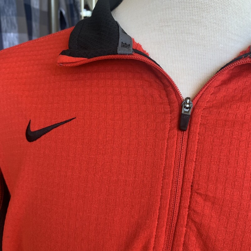 Nike1/4ZipSweatshirt, Red, Size: LargeAll Sales are Final<br />
No Returns<br />
<br />
Pick up in store within 7 days of purchase<br />
OR<br />
Have It Shipped<br />
Thank You For Shopping With Us:-)