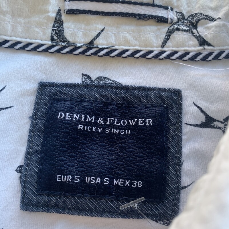Denim & Flower Button Shi, Wht/Bird, Size: SAll Sale Are Final<br />
No Returns<br />
<br />
Pick Up In Store<br />
OR<br />
Have It Shipped<br />
<br />
Thanks For Shopping With Us;-)