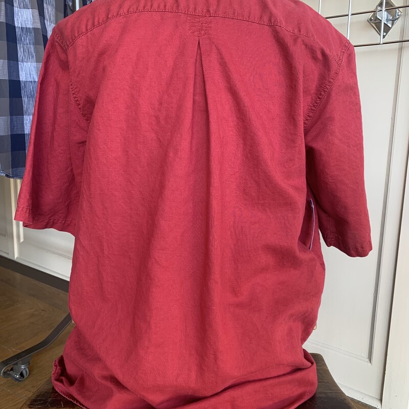 Columbia Butt Down Tee, Red, Size: LT<br />
All Sales are Final<br />
No Returns<br />
<br />
Pick up in store within 7 days of purchase<br />
OR<br />
Have It Shipped<br />
Thank You For Shopping With Us:-)