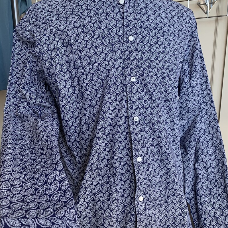 Ben Sherman LS BD Paisley, Navy, Size: LG<br />
All Sales are Final<br />
No Returns<br />
<br />
Pick Up Within 7 Days of Purchase<br />
OR<br />
Have It Shipped<br />
<br />
Thanks For Shopping With Us:-)