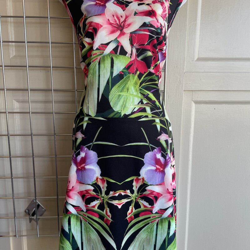 New With Original Tags:  Chelsea & Theodore, Floral, Black, Green, Pink, Violet, Size: 2X
All sales are final.
Pick up from store within 7 days of purchase or have it shipped.