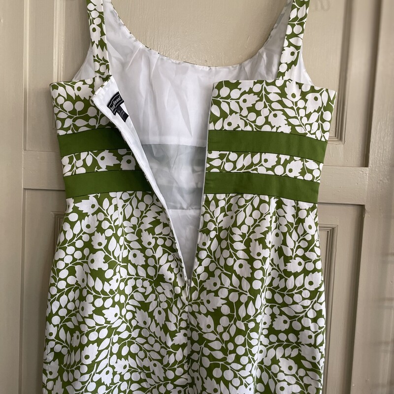 Nwt Jessica Howard Tank D, Green/wh, Size: 12P<br />
New with tags Jessica Howard tank dress leaves design.  12 petite<br />
all sales final<br />
Shipping avaialable<br />
free in store pick up within 7 days of purchase
