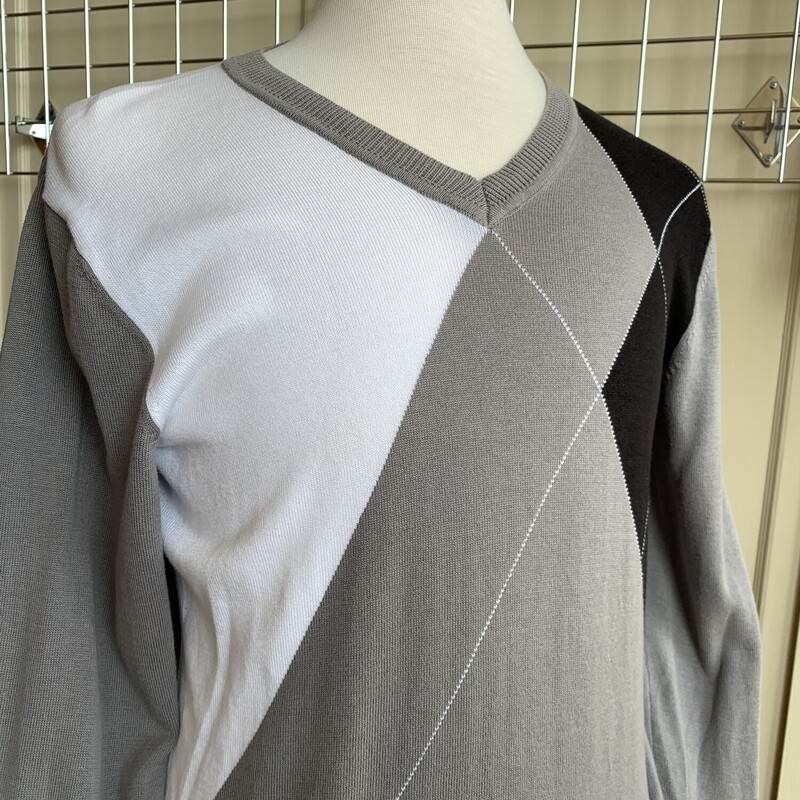 JLindeberg VNeck Whistlin, Gray/wh, Size: LGAll Sales Are Final<br />
No Returns<br />
<br />
Pick Up In Store<br />
Or<br />
Have It Shipped<br />
Thank You FOr SHopping With Us :-)