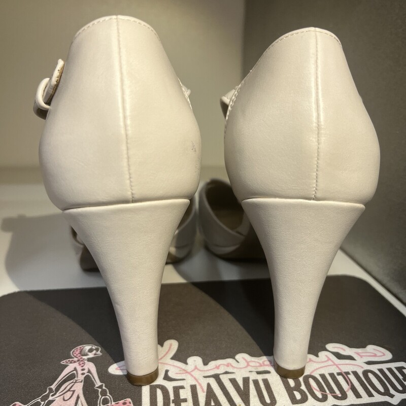 Brand NEW Tstrap non Leather Heels, Off White, Size: 6.5