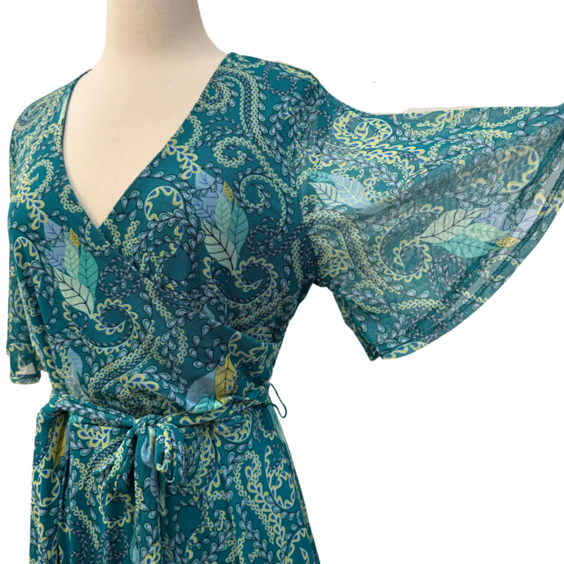 New Harlow & Rose Dress<br />
Paisley Mesh Overlay<br />
Belted Waist<br />
Short Sleeve<br />
Color:  Deep Lake<br />
Size: Petite Large