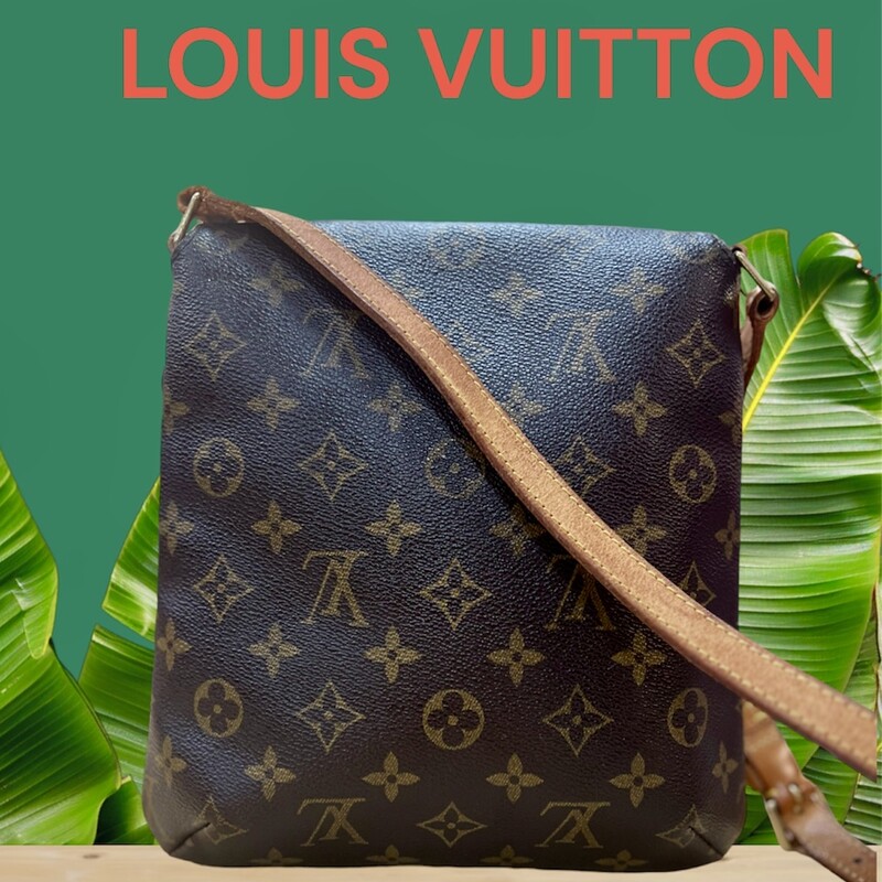 LOUIS VUITTON<br />
Monogram Musette Salsa PM<br />
This is an authentic LOUIS VUITTON Monogram Musette Salsa PM. This shoulder bag is crafted of Louis Vuitton monogram on coated canvas in brown. This bag features an adjustable shoulder strap made of vachetta leather, brass hardware, and opens to a microfiber interior with a patch pocket.  Alcantara Lining & Single Interior Pocket with a Snap Closure at Front.<br />
<br />
Base length: 8.5 in<br />
Height: 9.5 in<br />
Width: 1.75 in<br />
Drop: 10.75 in<br />
<br />
SD0041 meaning this bag was manufactured in France in April 2001<br />
<br />
This bag is in good condition.  wear to the leather but no flaws, marks or tears in the coated canvas.  The interior is in great condition.