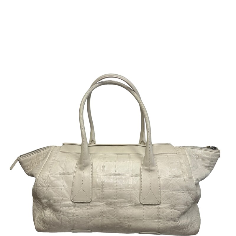 Chanel LAX Tote White

Chanel Square Stitched Lax Lambskin Tote Bag White

Dimensions:  W 11 D 6.5 H 8

Date Code: 11925259

Style: Tote Bag
Material: Lambskin
Color: White
Made: Italy