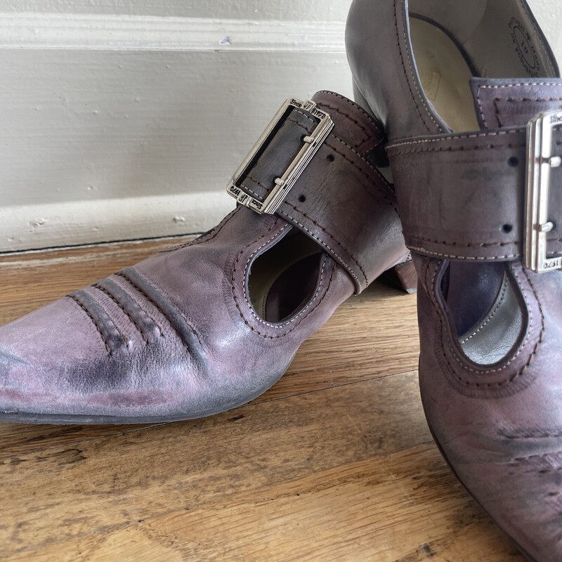 John Fluevog Shoes Women, Violet, Size: 8.5-9<br />
All Sales Are Final<br />
No Returns<br />
<br />
Pick Up In Store<br />
Or<br />
Have It Shipped<br />
Thank You FOr SHopping With Us :-)