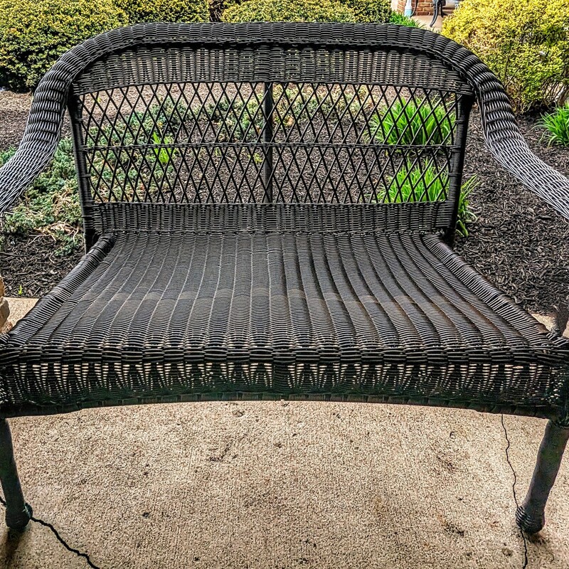 Wicker Outdoor Bench
Brown Weather Resistant Wicker
Size: 45x28x34H
Matching Chairs+End Table Sold Separately