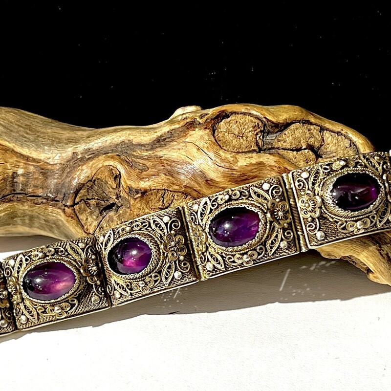 Antique silver and amethyst bracelet
As Is - some fillagree is missing