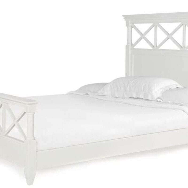 Magnussen Wood Queen Bed
White
Headboard Size: 65 x 3 x 57H
Footboard Size: 65 x 3x 28H
As Is - minor surface blemish