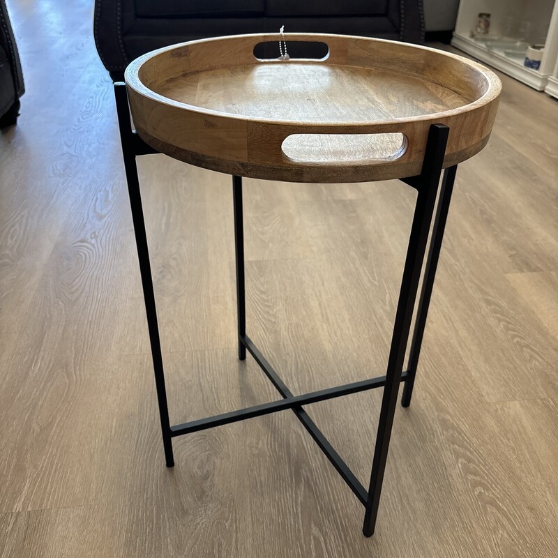 Tulsa Accent Table
Natural & Black
Size: 17 X 23 In
Lift Out Tray