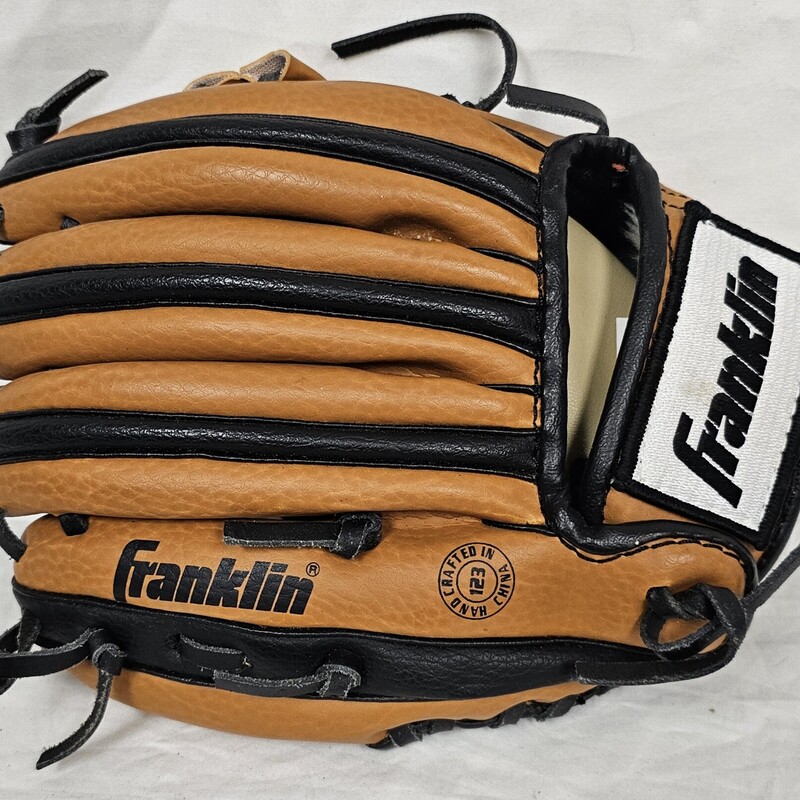 Pre-owned Franklin Ready To Play T-ball Glove, Right Hand Throw, Size: 9.5in