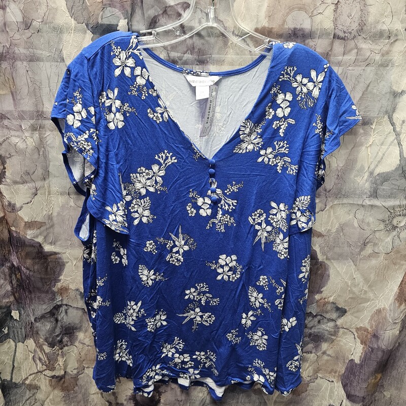 Cute royal blue tee in a short sleeve with black and white print.
