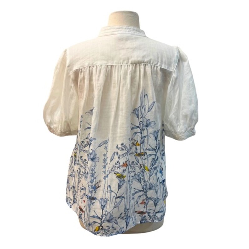 Banana Republic Blouse<br />
Floral and Bird Print<br />
White, Navy, Orange and Yellow<br />
Size: Small