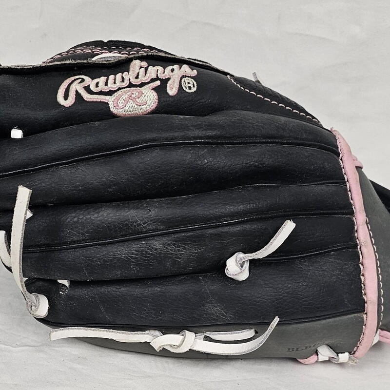 Pre-owned Rawlings Fastpitch Softball Glove, Right Hand Throw, Size: 11.5in.
