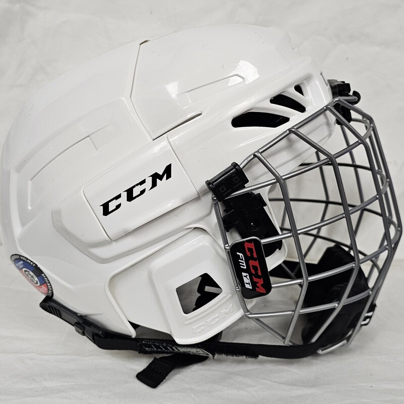 Pre-owned CCM 3DS Hockey Helmet Combo, White, Size: Youth, Certified through December 2025