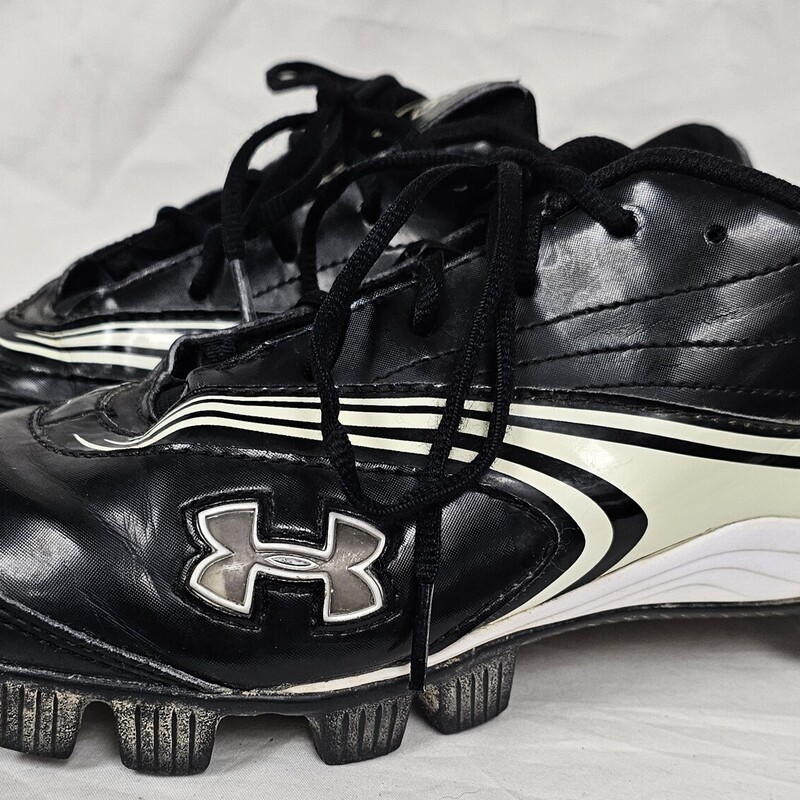 Pre-owned Under Armour Low Softball Cleats, Size: 9