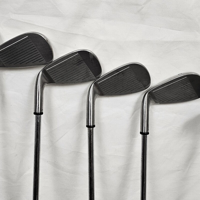 Strata Starter Golf Club Set without Bag (Ages 9-12), 7 Clubs: Driver, 6-9 Irons, Pitching Wedge, Putter.  Size: Jr Right Hand