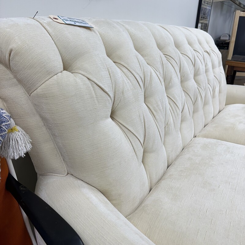 Tufted Sofa, White
Size: 80in L