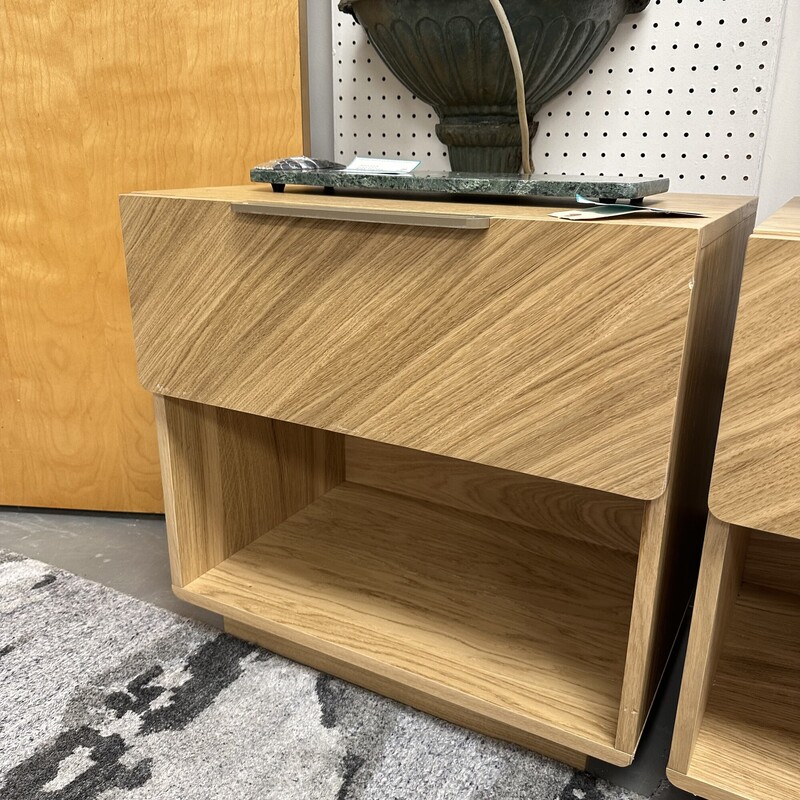 Mid Century Style 1-Drawer Nightstand, Oak<br />
Size: 23x17x22