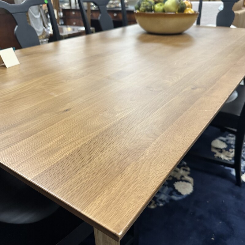 Mid Century Modern Dining Table, Oak<br />
Size: 71x38