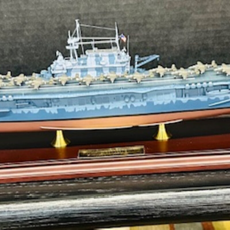 Danbury Mint USS Hornet
Dark Grey Brown Removable Acrylic Top
Size: 25x4x7H
Stunning 1:500 scale precision replica of famous WWII
aircraft carrier. Includes Danbury Mint COA