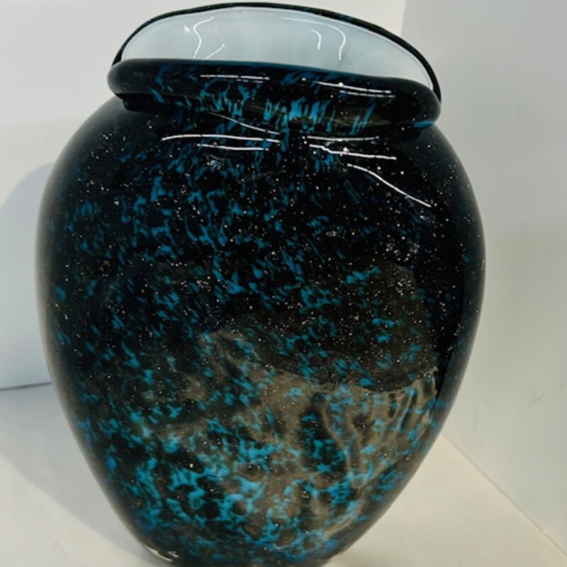Heavy Glass Speckled Flat Oval Vase
Blue Black Gold
Size: 7 x 10.5H