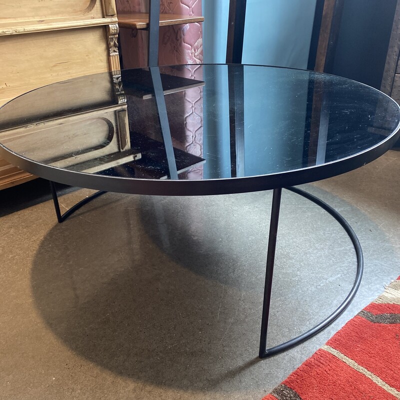 Nesting Round Mercury Glass Top Coffee Table

Size: 36Wx16H