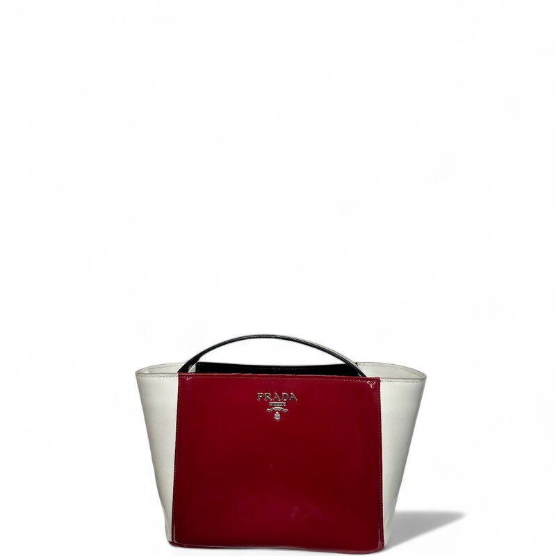 Prada Spazzolato Top Hand, Tri, Size: OS

Dimenions:
Base 10in
Width 5.5in
Height 7.5in
Drop 2.5in