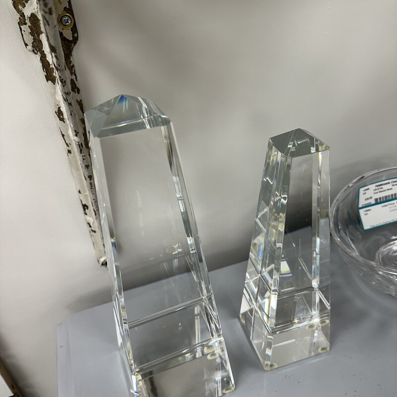 Pair Crystal Obelisks, Sold together as a PAIR.<br />
Size: 12 & 10in