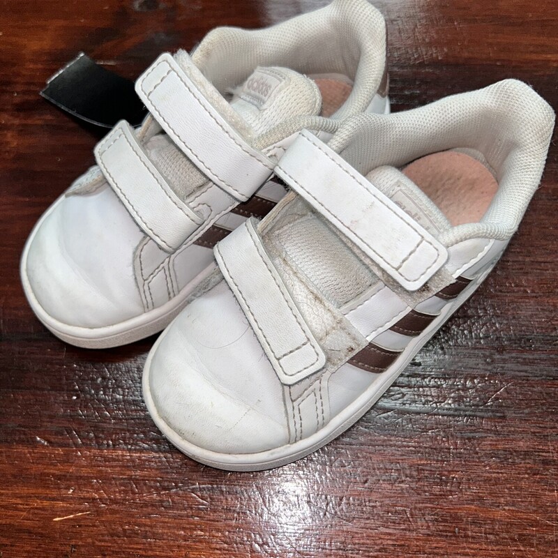 7 White Leather Velcro Sn, White, Size: Shoes 7