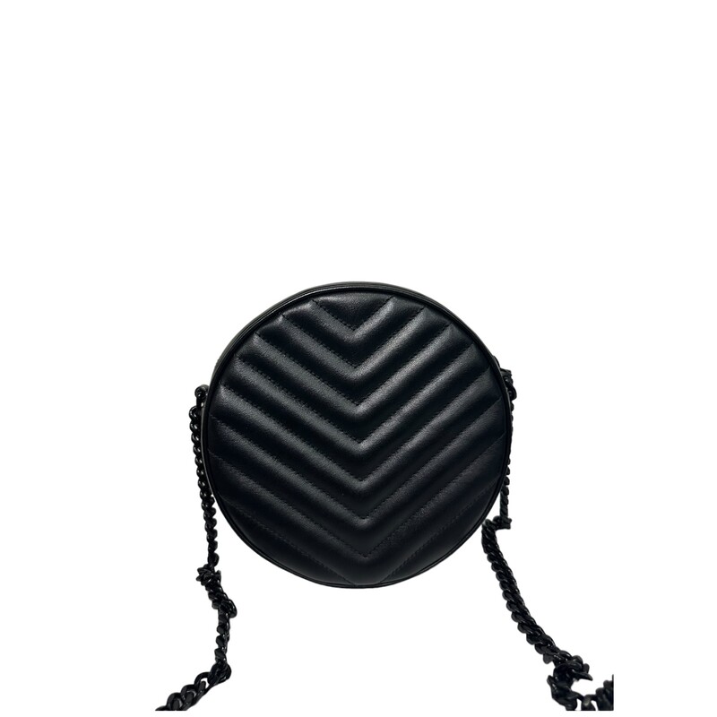 YSL Jade Round Matelass, Black, Size: OS<br />
<br />
Dimensions:<br />
6.5'' W x 6.5'' H x 2'' D<br />
Leather and chain strap, 19.5'' drop
