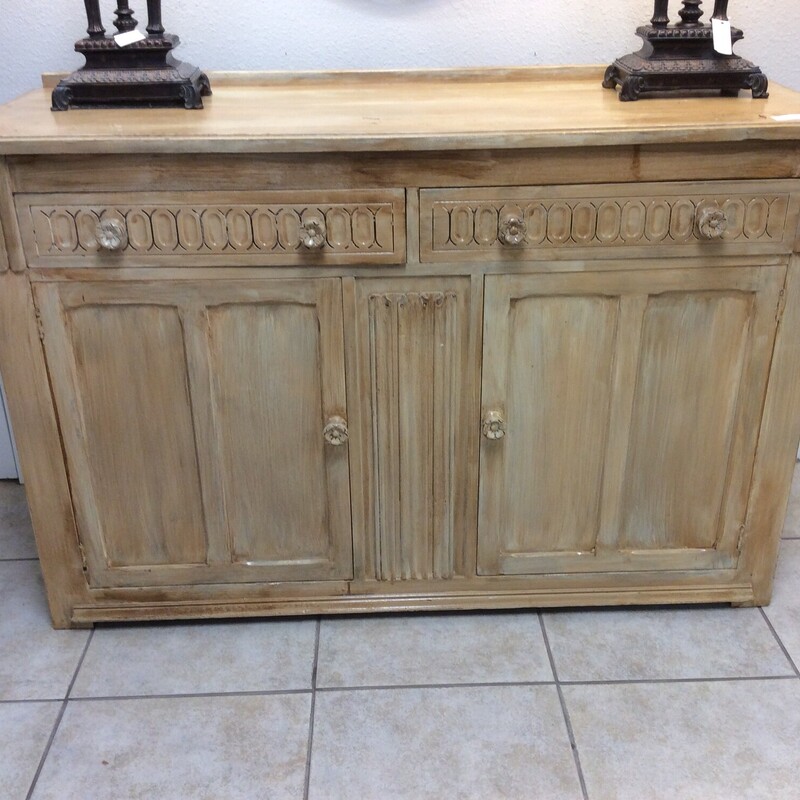Rustic look cabinet with a golden oak finish. Size: 55x20x36