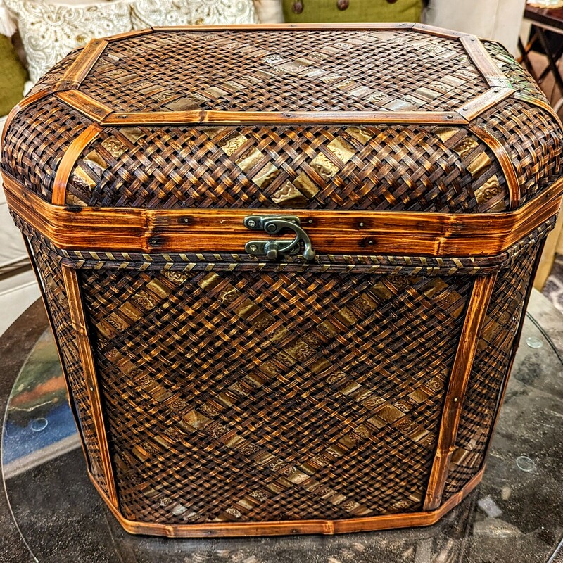 Hinged Rattan Metal Detail Basket
Brown Gold Size: 18 x 13 x 18H